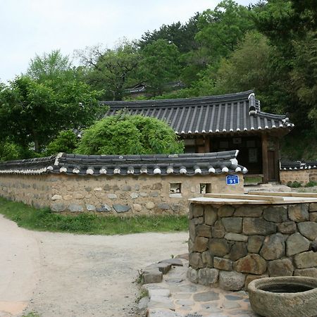 Samsan Traditional Hanok Guest House Gyeongju Exterior photo