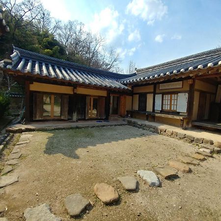 Samsan Traditional Hanok Guest House Gyeongju Exterior photo