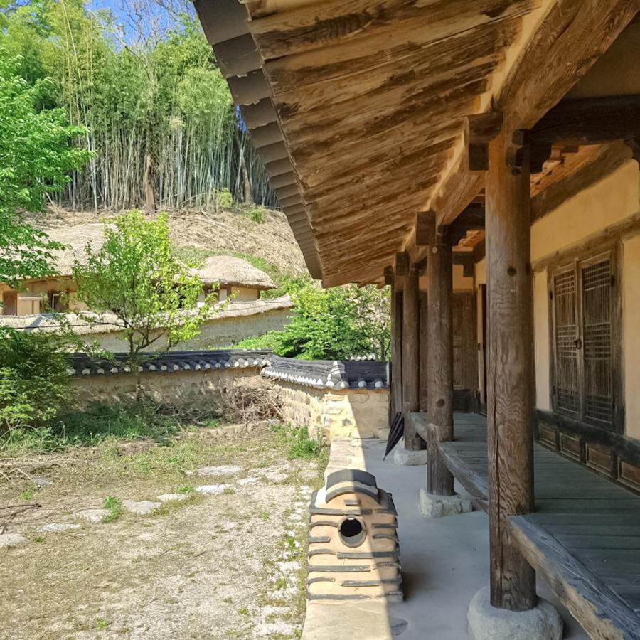 Samsan Traditional Hanok Guest House Gyeongju Exterior photo